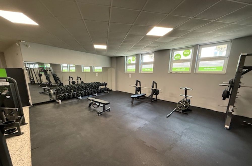 fitplus Guetzkow Freihantelbereich